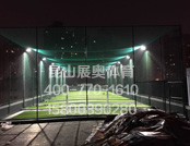 樓頂人造草足球場-------圍網(wǎng)、燈光良好的結(jié)合